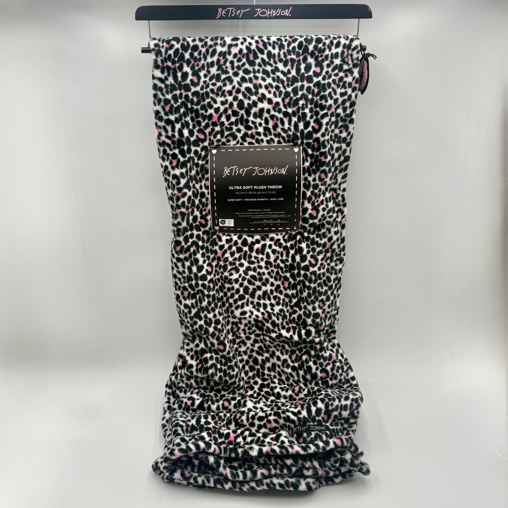 Betsey Johnson Ultra Soft Plush Throw Blanket Leopard Print Black Pink White